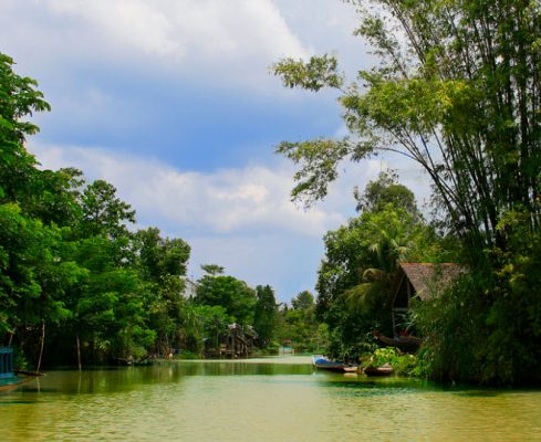 Đôi Bờ Sông Có Gì Đẹp ? Đọc Bài Cửa Tùng Thuyền Chúng Tô