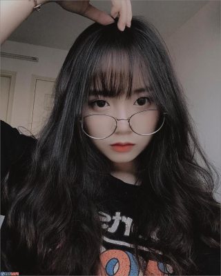 111+ Ảnh Gái Xinh Đeo Kính Tóc Ngắn, Tóc Dài Che Mặt Ngầu, Cute Nhất