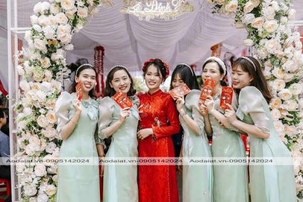 Mẫu Áo Dài Bưng Quả Màu Xanh Chất Liệu Voan Tơ Sống Đẹp Giá Rẻ