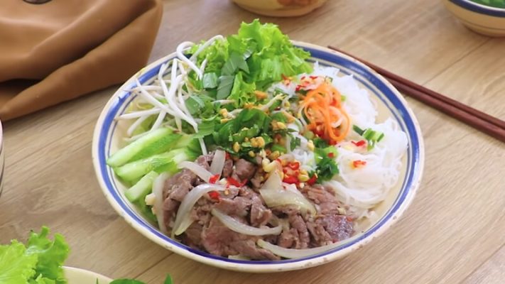 Cách Làm Bún Thịt Bò Xào Sả Ớt Thơm Ngon Nức Mũi Đơn Giản Tại Nhà