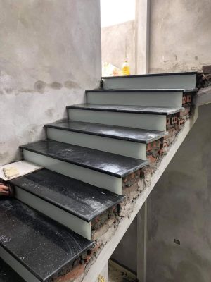 Đá Ốp Cầu Thang Màu Đen Cổ Trắng Nhà Phố Anh Quang ⋆ Kho Đá Ốp Lát Thanh  Xuân Tại Hà Đông