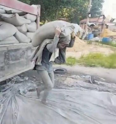 Cô Gái Vác 20 Tấn Xi Măng Mỗi Ngày Và Câu Chuyện Cảm Động Phía Sau - Cộng  Đồng Mạng